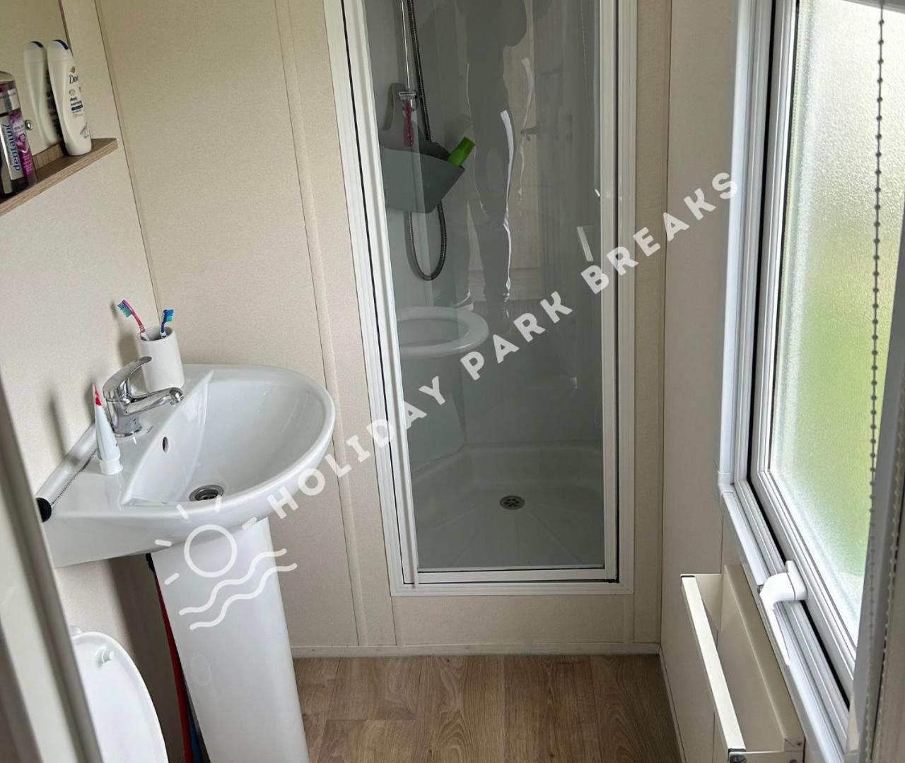Bronze 2 Bed Villa Селси Екстериор снимка